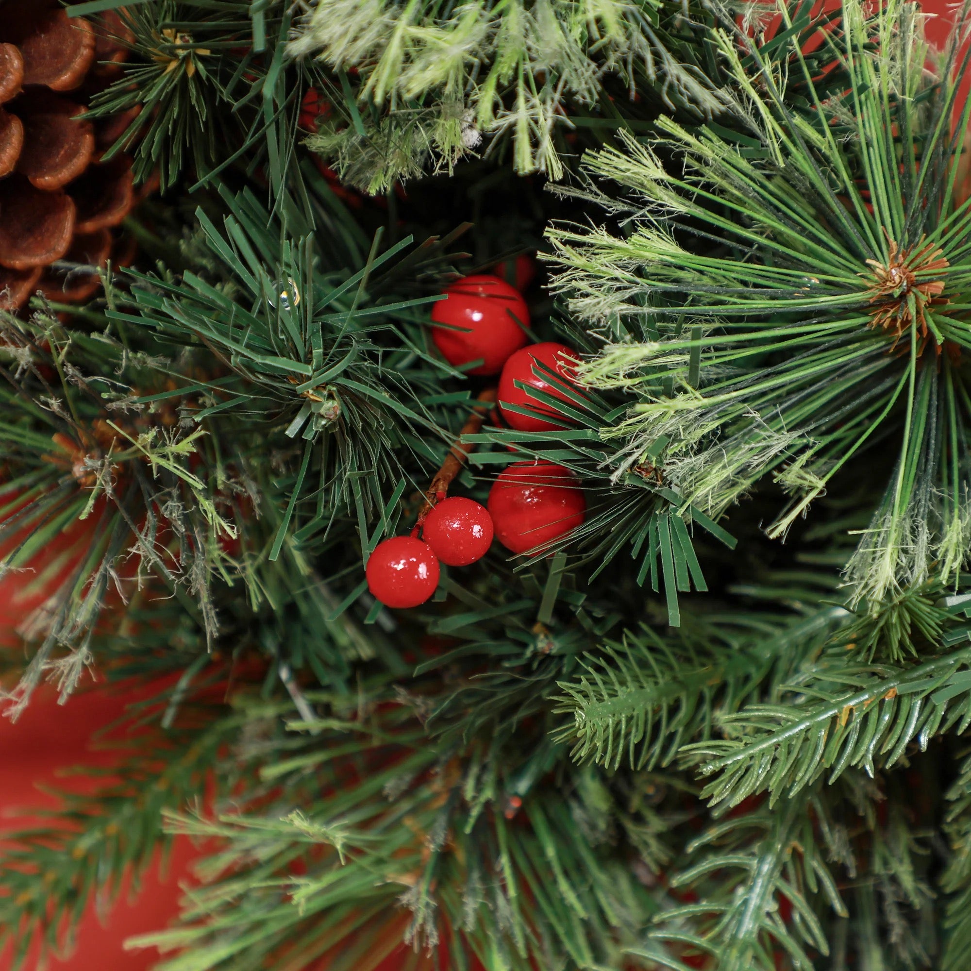 60cm Pre-Lit Wreath with Pine Cones & Berries